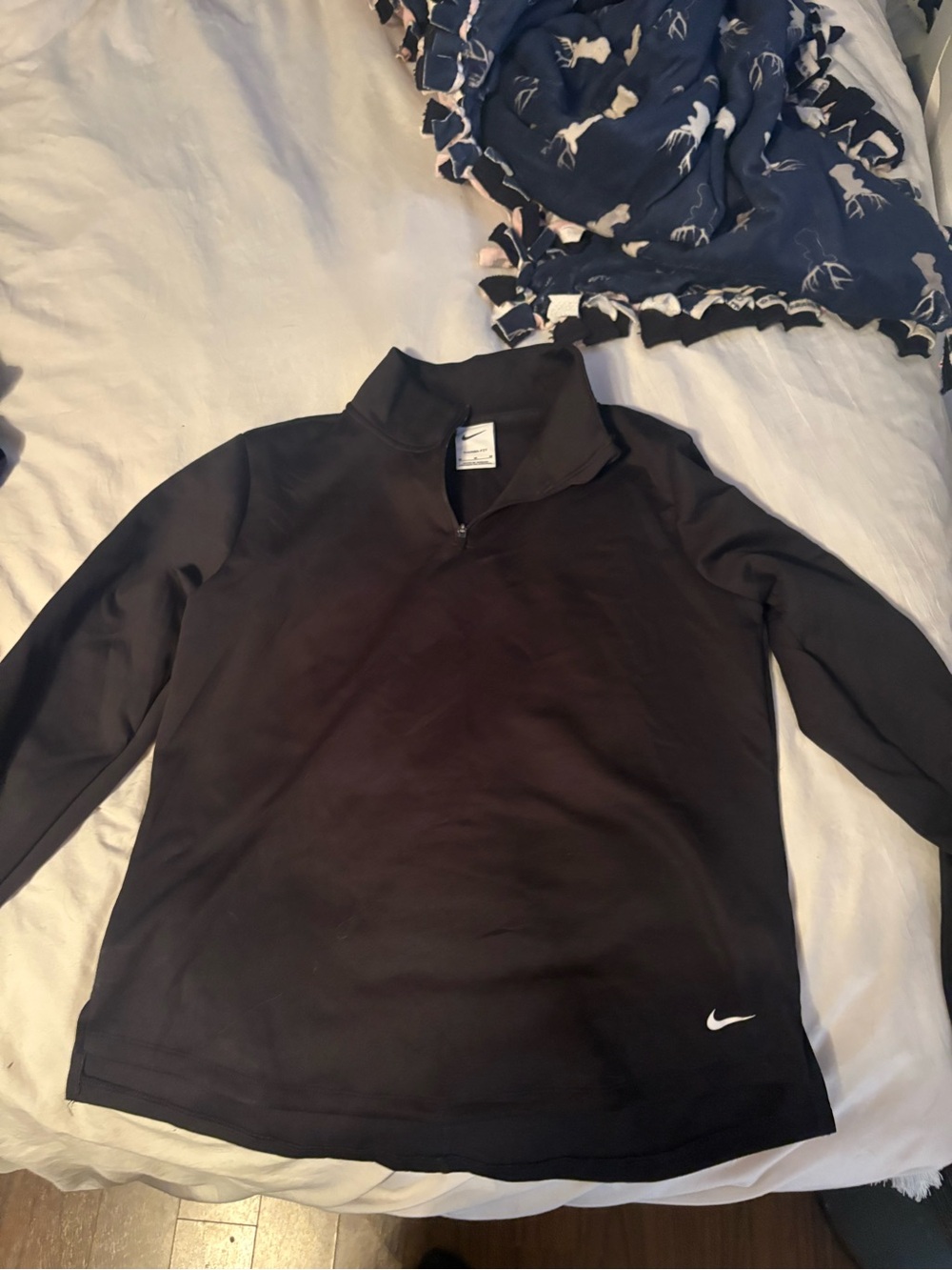 Nike Men’s Black Zip-Up Pullover Sweater - Picture 3 of 3